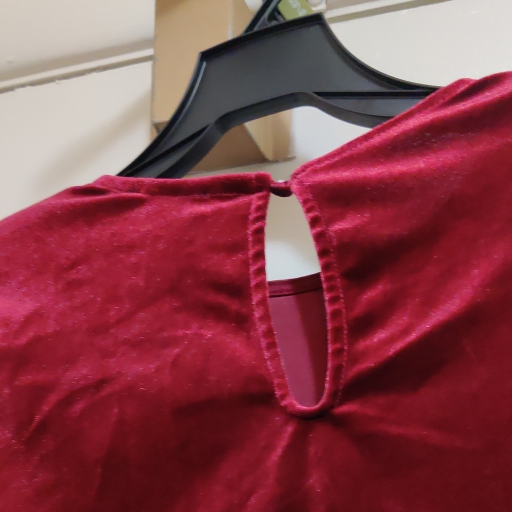 Shinestar Deep Red Velvet Top - Picture 4 of 4